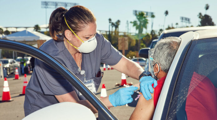 Un nuevo frente de la lucha antivacunas surge en California