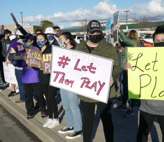 Salinas rally calls for return to local sports