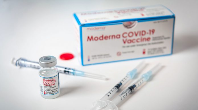 Las desigualdades raciales de la pandemia persisten en la distribución de las vacunas