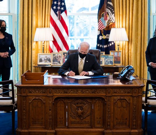 Biden signs extension of Paycheck Protection Program