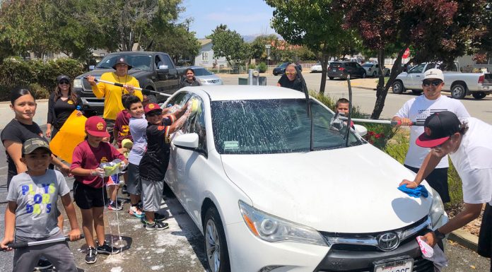 Photo | South County Titans wash cars