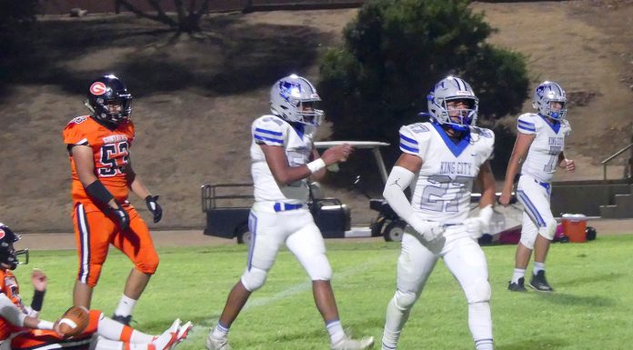 Football | Mustangs defeat Spartans, 34-14