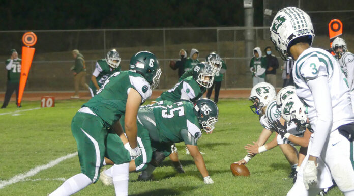 Football | Pirates dash Bruinsā playoff hopes