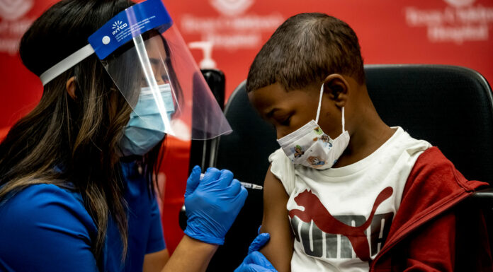 CDC advisers recommend Covid vaccine for younger children