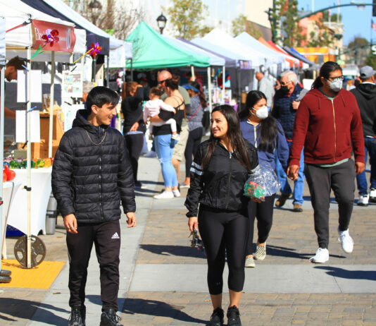 Salinas Farmers Market grows in popularity