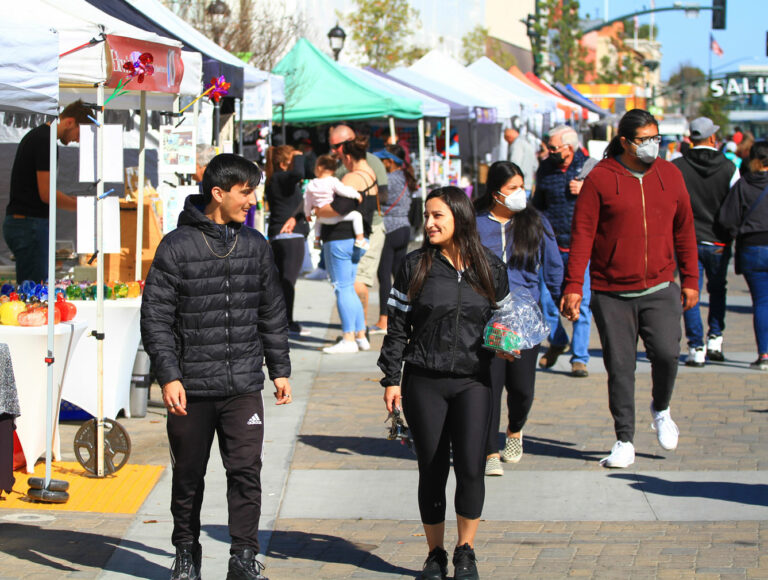 Salinas Farmers Market grows in popularity Salinas Valley Tribune Gonzales, Soledad