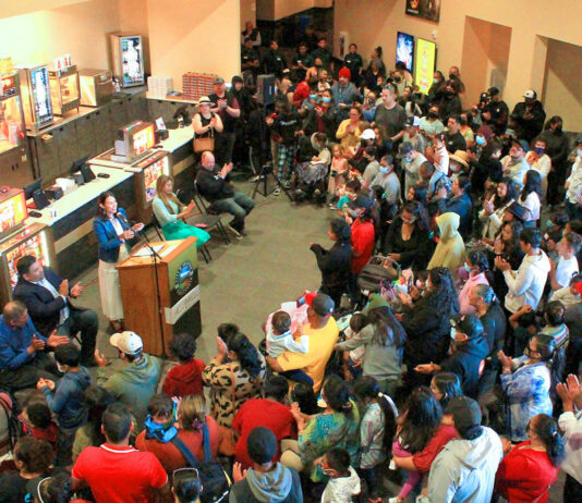 Soledad theaterās opening celebration draws hundreds of moviegoers