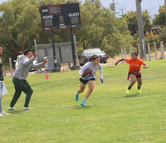 Gonzales students compete in Powderpuff games