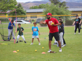 Junior Giants kick off season with Soledad clinic