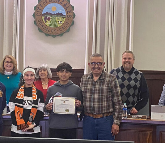 Gonzales City Council recognizes high school runner