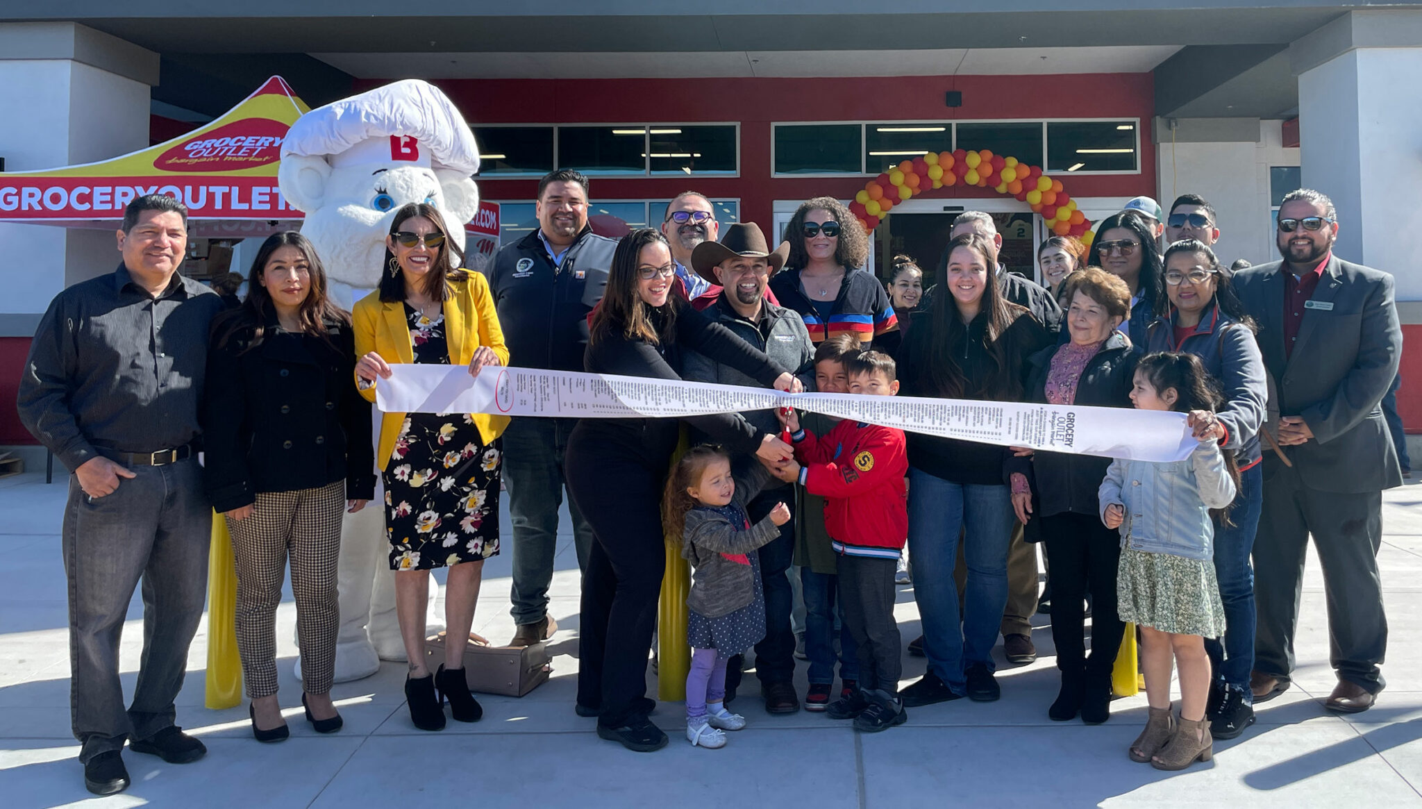 Soledad celebrates grand opening of Grocery Outlet Salinas Valley