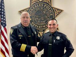 Photo | Gonzales welcomes new police officer