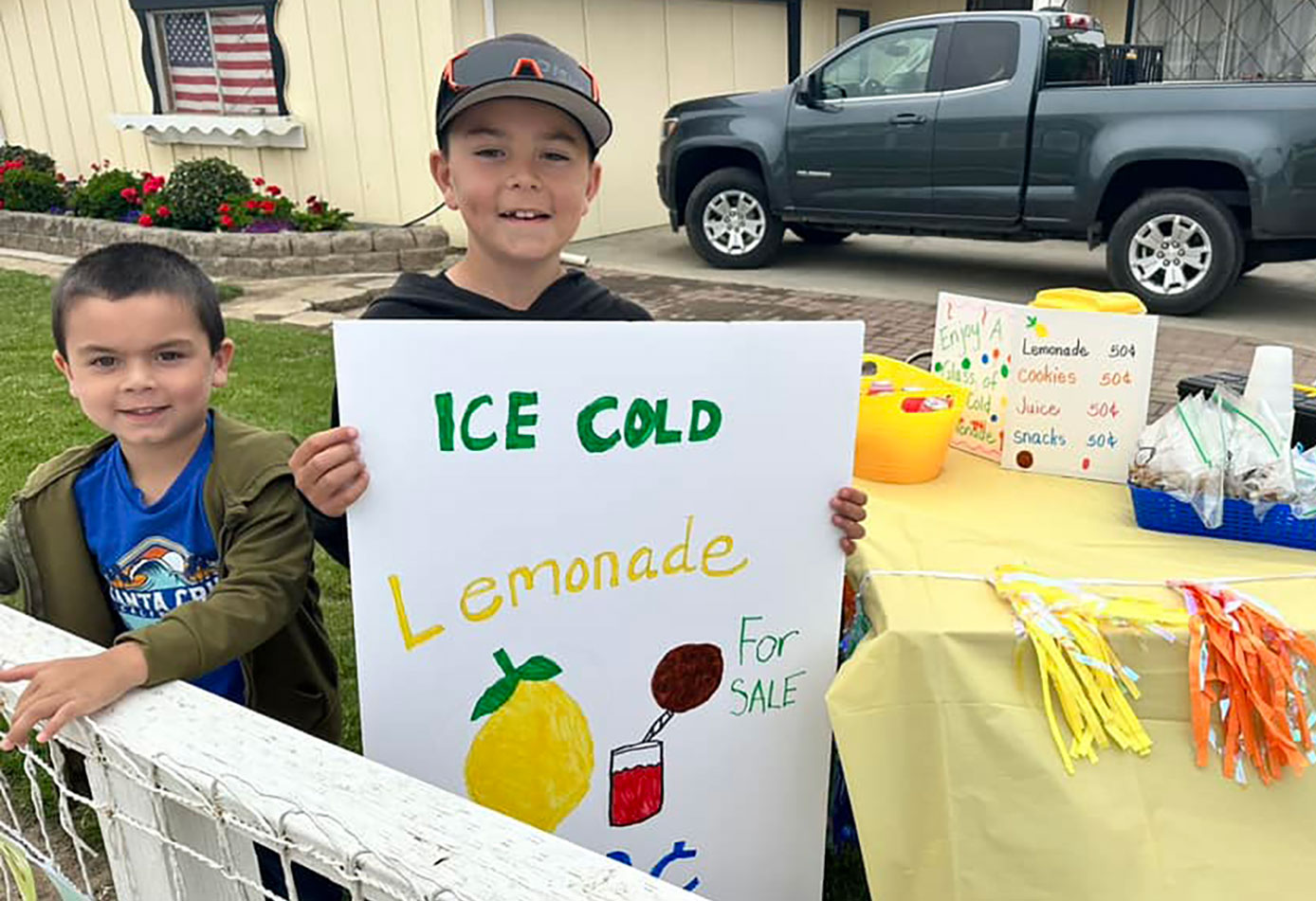 Greenfield Police officers show support for local youth’s lemonade ...