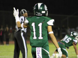 Football | Greenfield Bruins top Mustangs in season opener