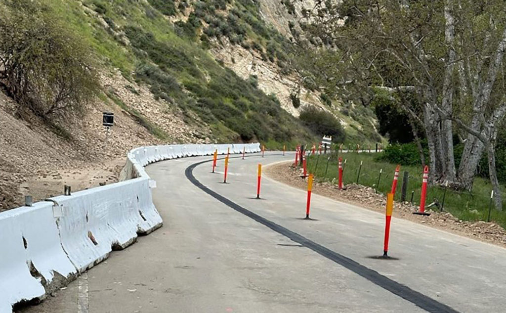 Image for display with article titled Work Continues on Arroyo Seco Road Slide Area West of Greenfield