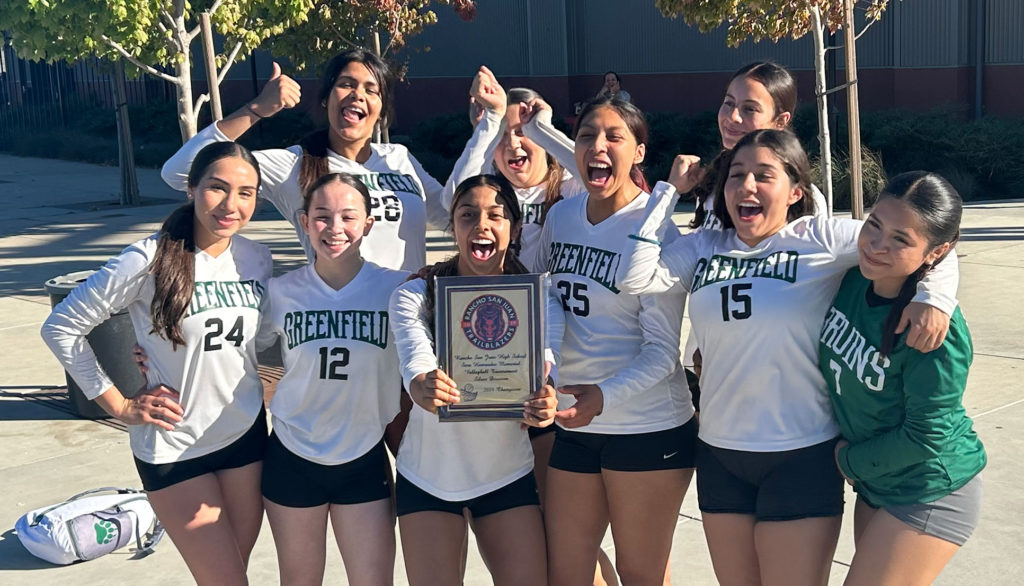 Image for display with article titled Volleyball | Greenfield Sweeps Aztecs, Wins Rancho San Juan Tourney