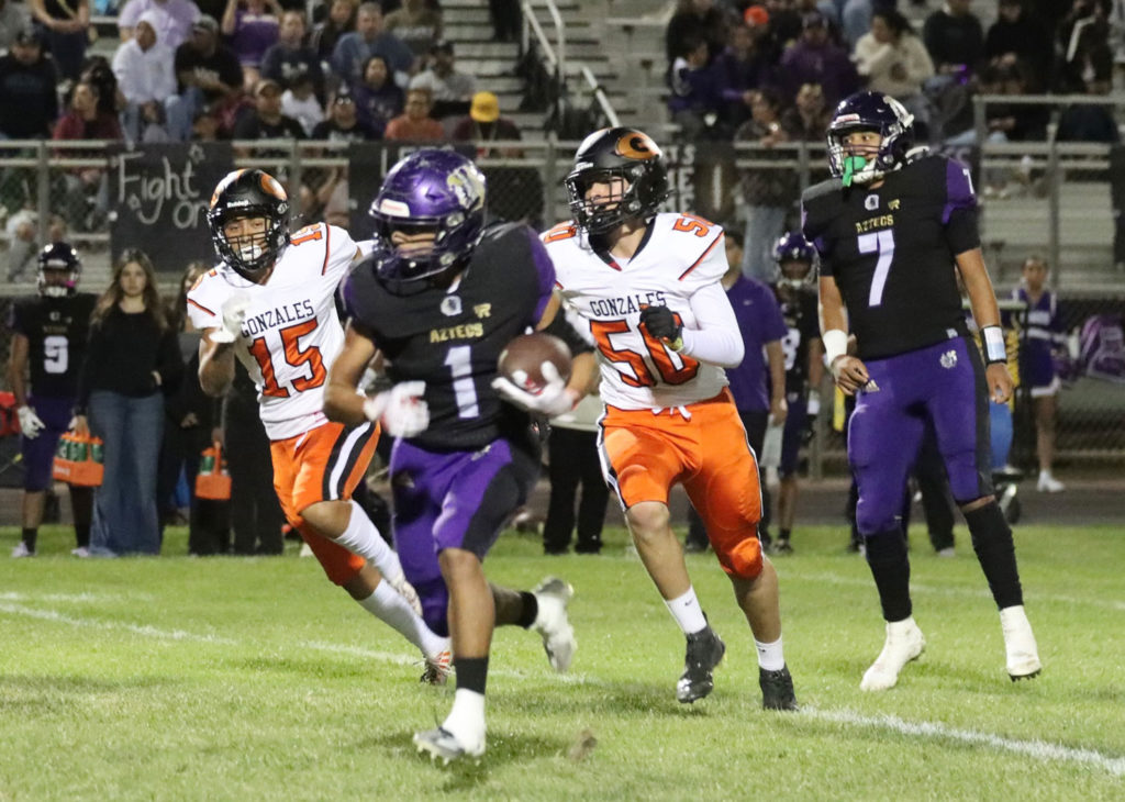 Image for display with article titled Football | Soledad Triumphs Over Gonzales to Earn Heritage Trophy