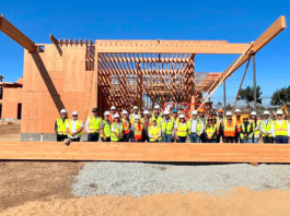 Gonzales celebrates ātopping outā of new community center complex