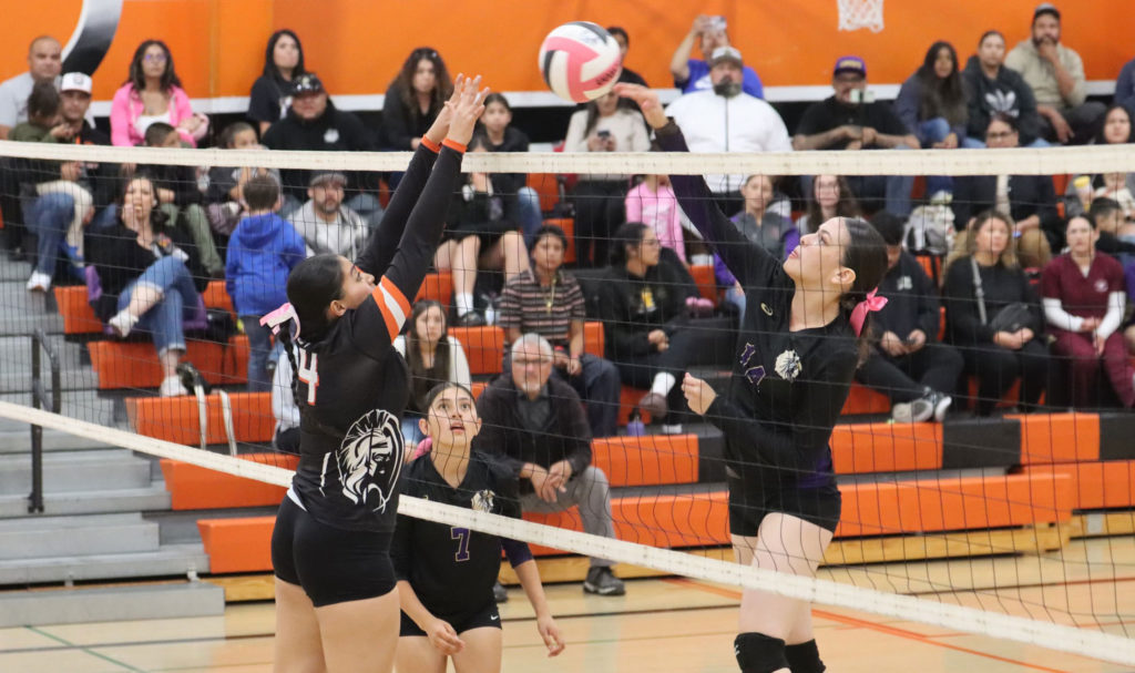 Image for display with article titled Volleyball | Soledad Wins 2 to Improve to .500 in Mission Division