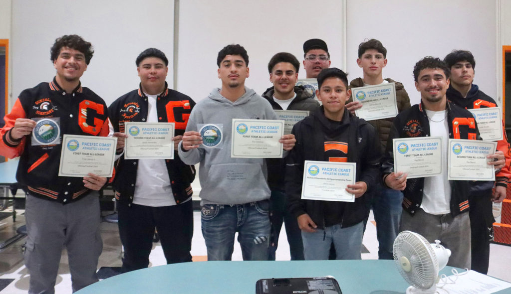 Image for display with article titled Gonzales High Football Program Hosts Awards Night and Banquet