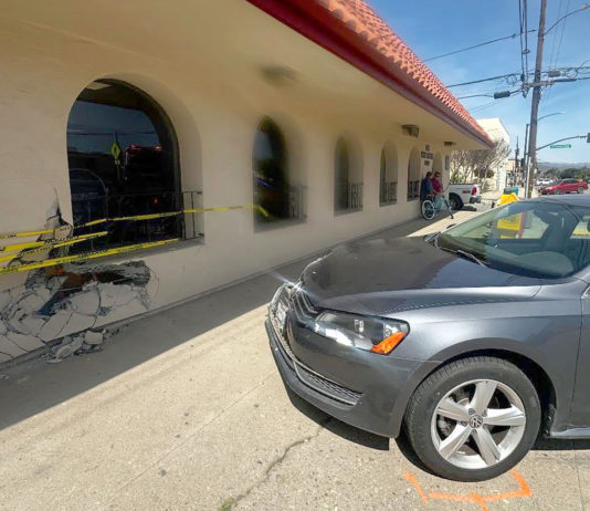 Elderly driver crashes into Greenfield Post Office