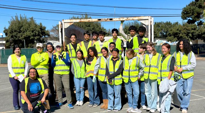 Gonzales hosts successful recycling and cleanup event Resuse, Recycle and Cleanup Day volunteers