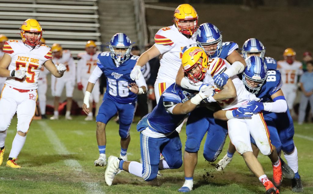 King City football defense