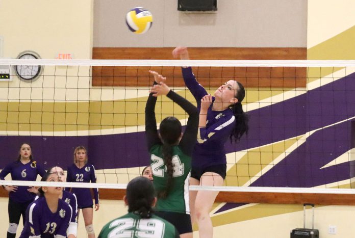 Soledad-14-hits-over-Greenfield-24 Soledad Greenfield volleyball