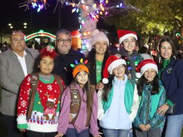 Salinas Valley communities celebrate the holidays with lights, parades and joy Soledad City Councilmembers with Girl Scouts