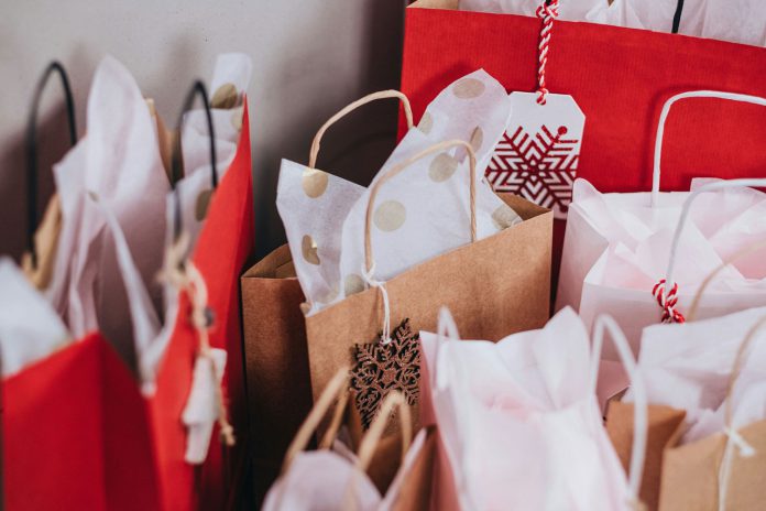 shopping-bags-holiday-freestocks-spP6LqxN0-g-unsplash