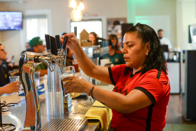 Cruz de Madera Taproom