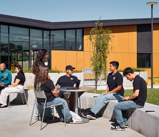 Gonzales youth-led community center earns statewide award for excellence Gonzales Community Center